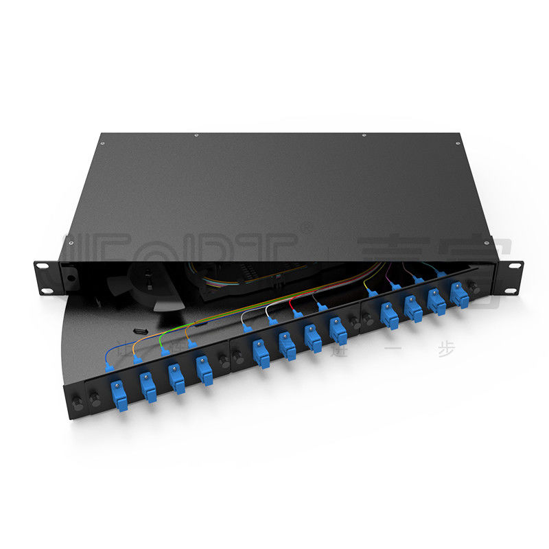 FTTZ FTTB 1U Döner Tasarım Füzyon Splice Tepsisi 12/24/48/96 çekirdekler Fiber Patch Panel Cold Rolled Steel Rack Mount Cabinet